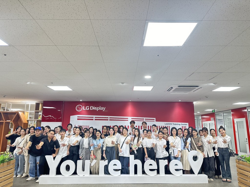Sinh viên ngành Hàn Quốc học – TNUS trải nghiệm thực tế tại Công ty LG Display Việt Nam